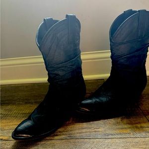 Black leather cowboy boots Dingo brand , size 6.5